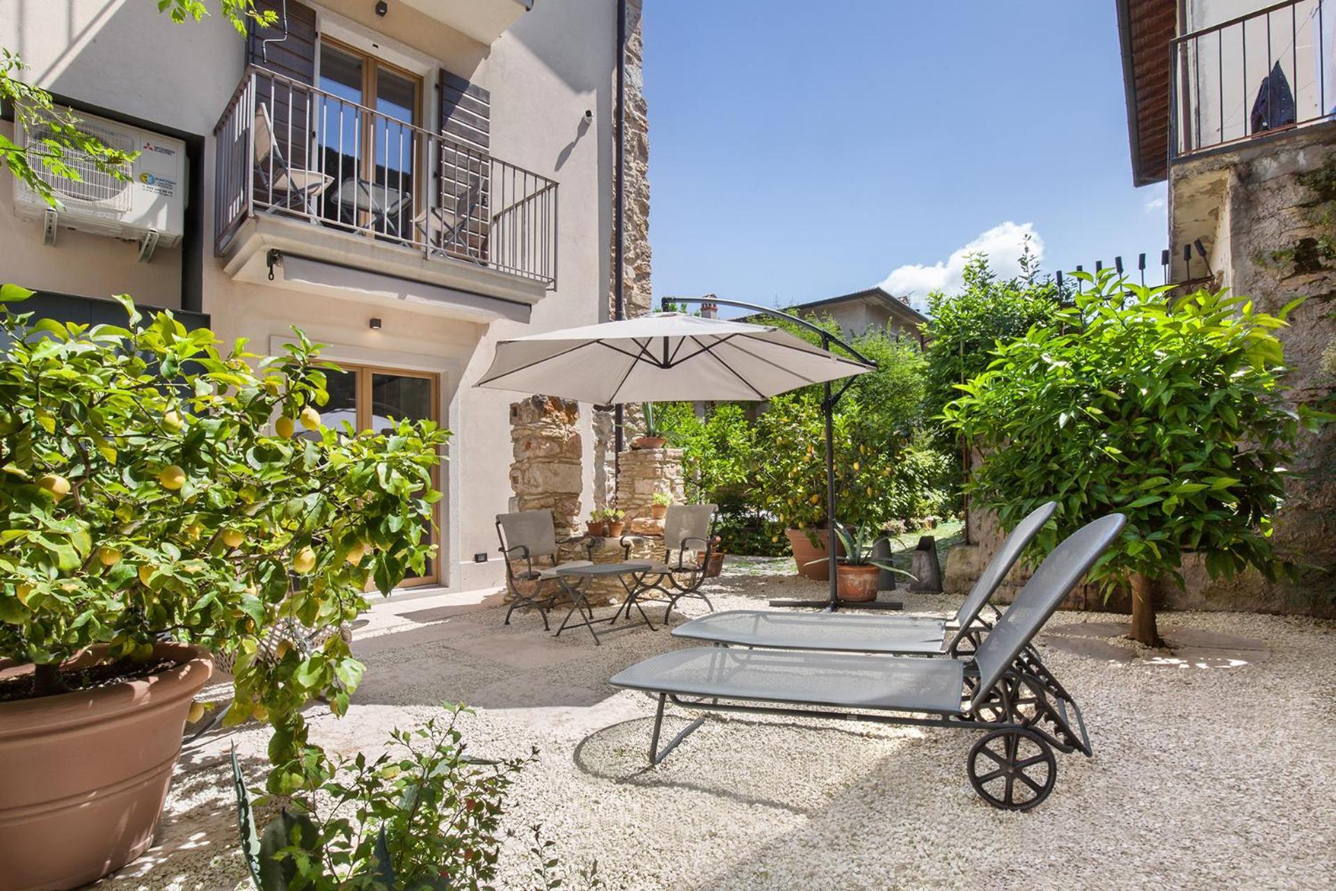 Residenza Vedovelli Aparthotel Torri Del Benaco Buitenkant foto